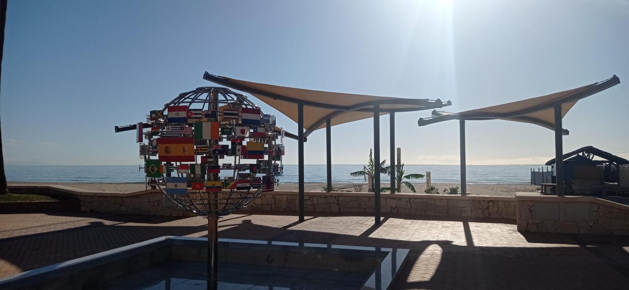 פואנגירולה Apartamento Frente Al Mar Paz Y Relax מראה חיצוני תמונה