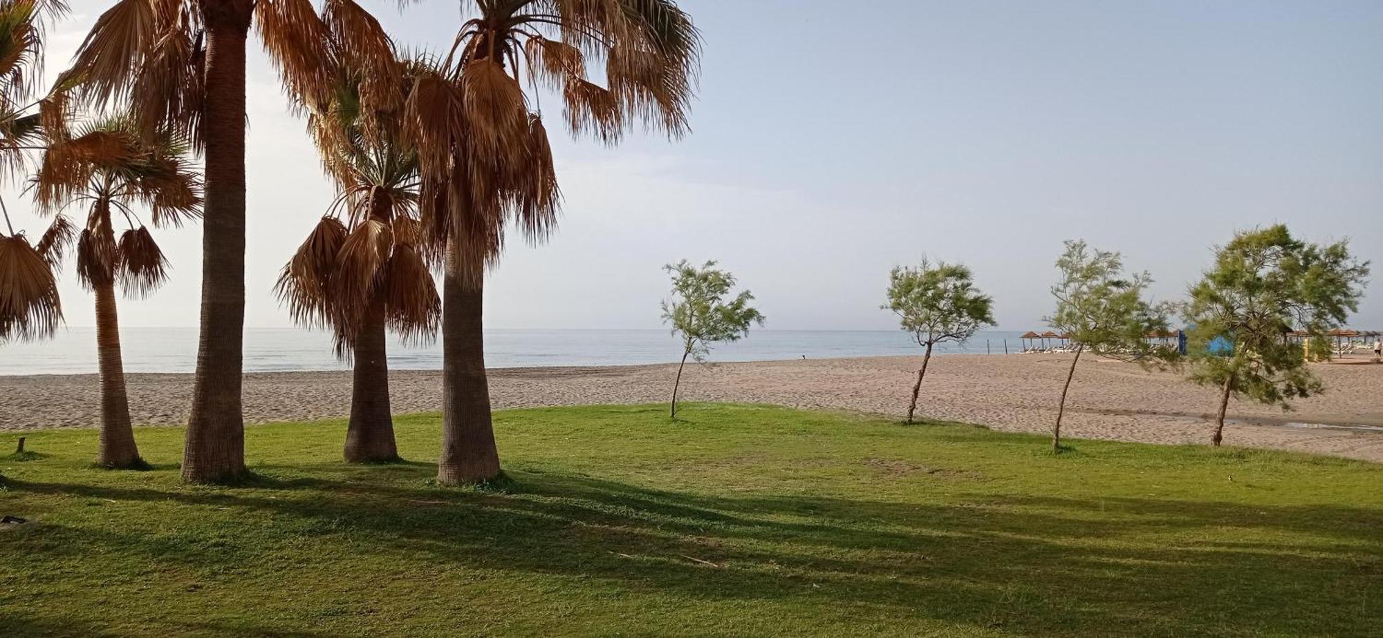 פואנגירולה Apartamento Frente Al Mar Paz Y Relax מראה חיצוני תמונה